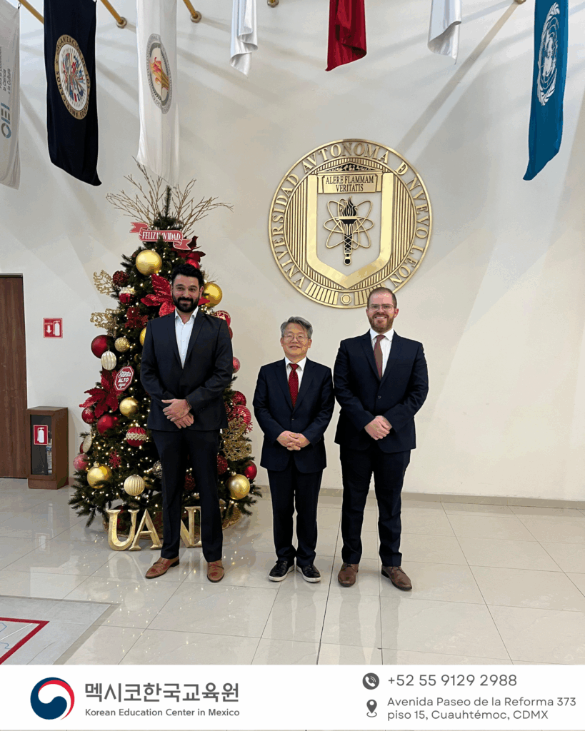 Autoridades de la UANL y representantes del Centro de Educación Coreana en México durante reunión institucional en Monterrey.