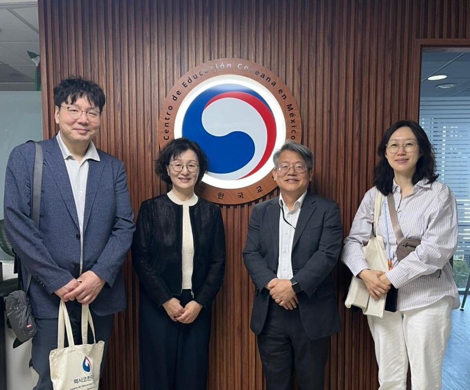Representantes de AKS y KSPS en visita institucional en México